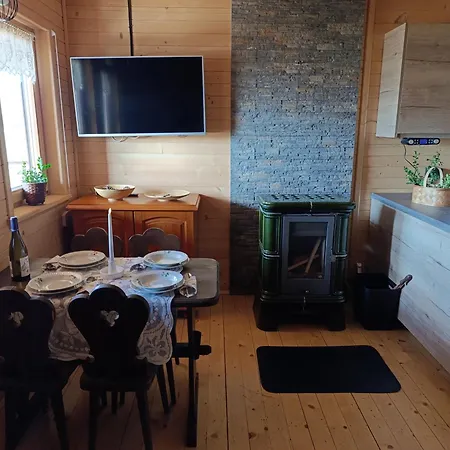 Dom Nad Stawem Z Balia